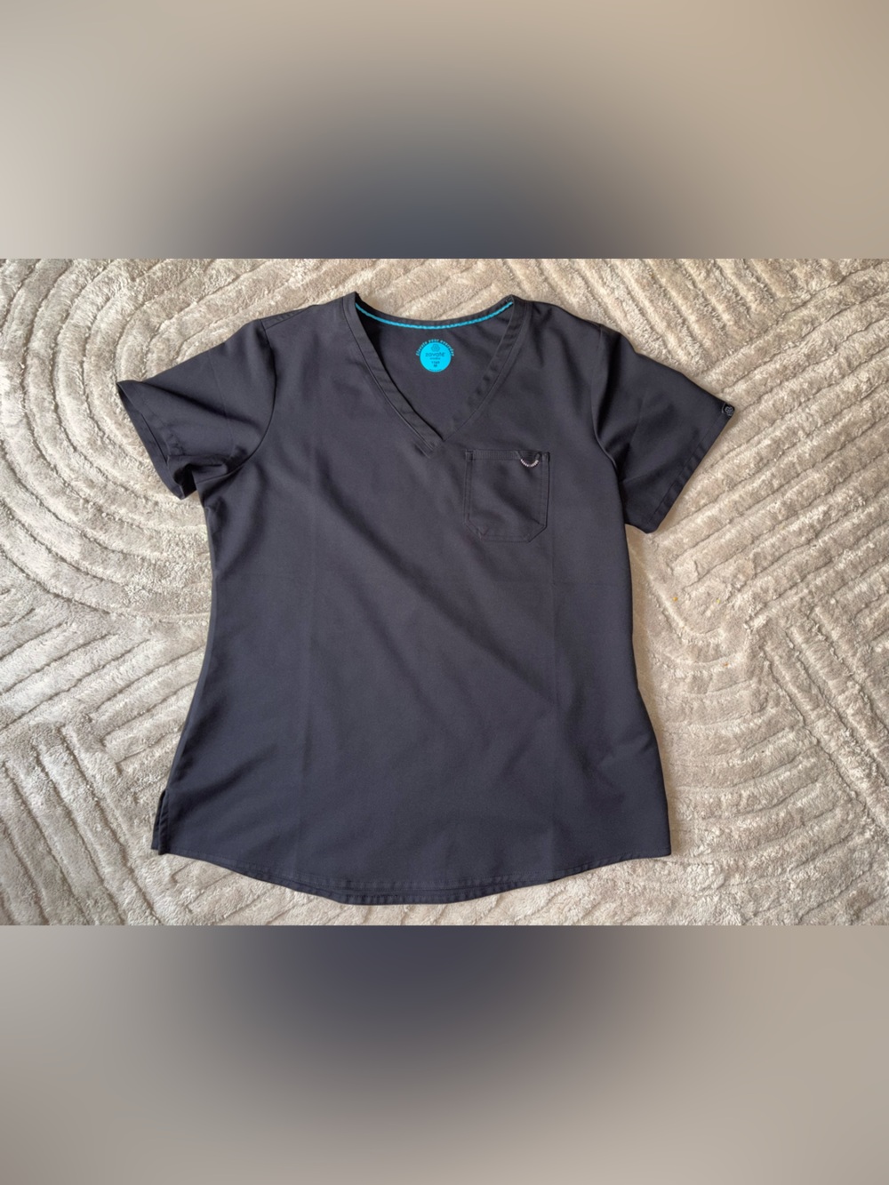 Medium scrub top